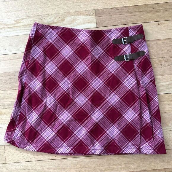 Covington Y2K Pink & Burgundy Plaid Mini Skirt with Buckle Details Size Junior S - Picture 1 of 4